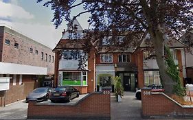 Peaceful Studio-Flat With Driveway In Golders Green